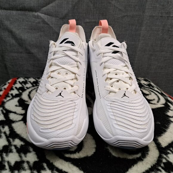 Athletic_Shoes